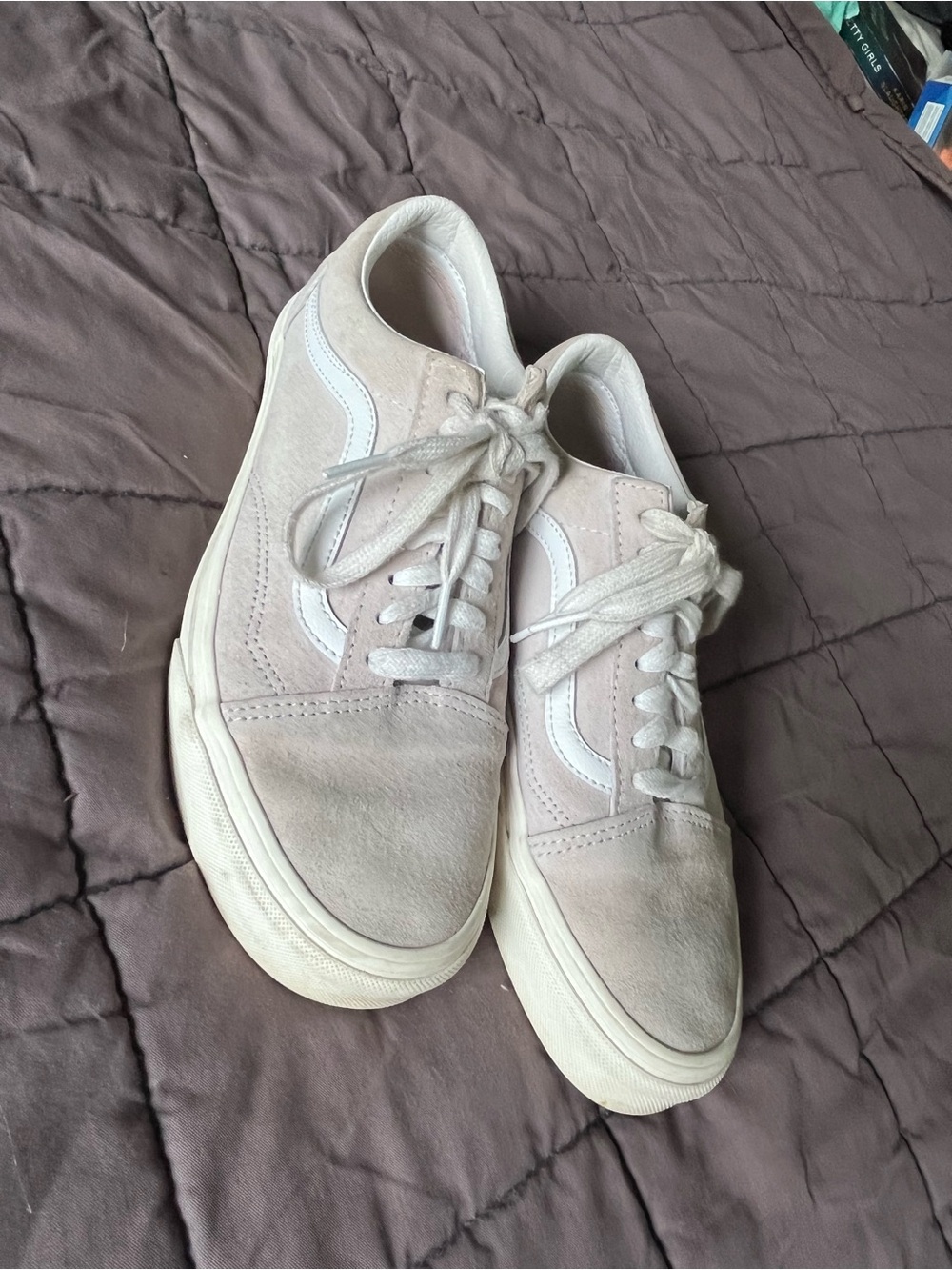 Vans Women's Low-Top Sneakers in Light Beige with White Stripe